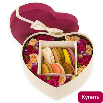 Розы кустовые в коробке в форме сердца
